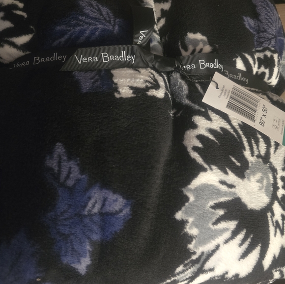 Vera Bradley Frosted Floral Design  blanket NWT - Picture 3 of 6
